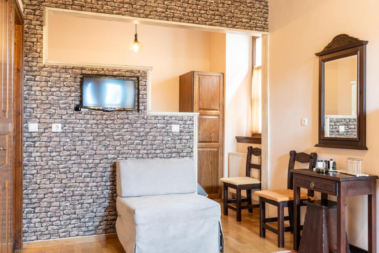Kaza Guesthouse Діміцана Екстер'єр фото