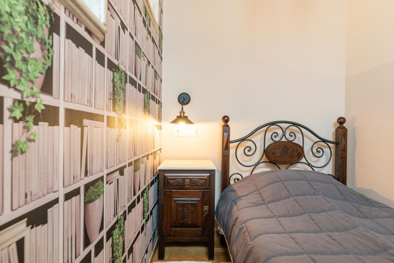 Kaza Guesthouse Діміцана Екстер'єр фото