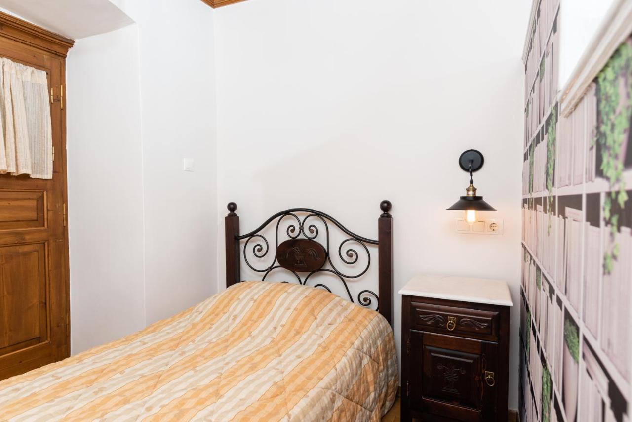 Kaza Guesthouse Діміцана Екстер'єр фото