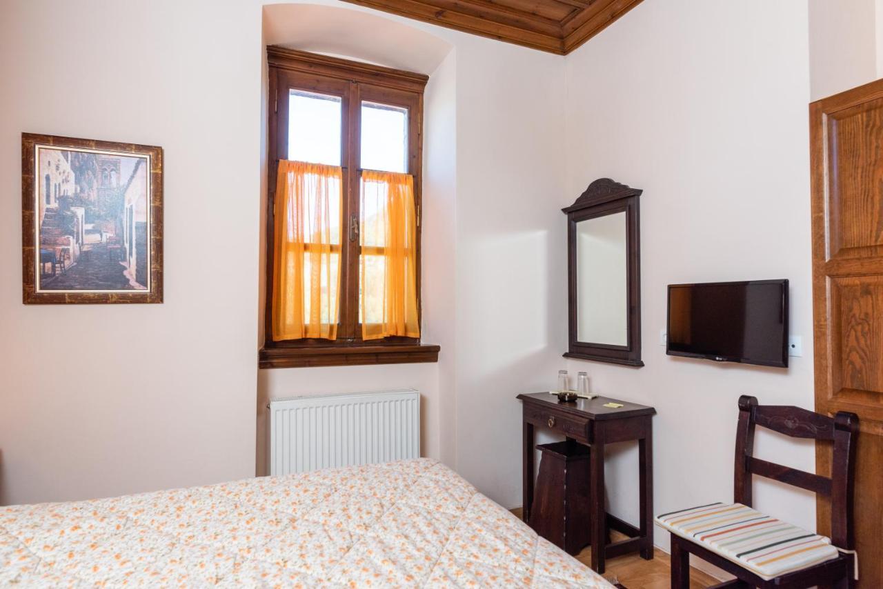 Kaza Guesthouse Діміцана Екстер'єр фото