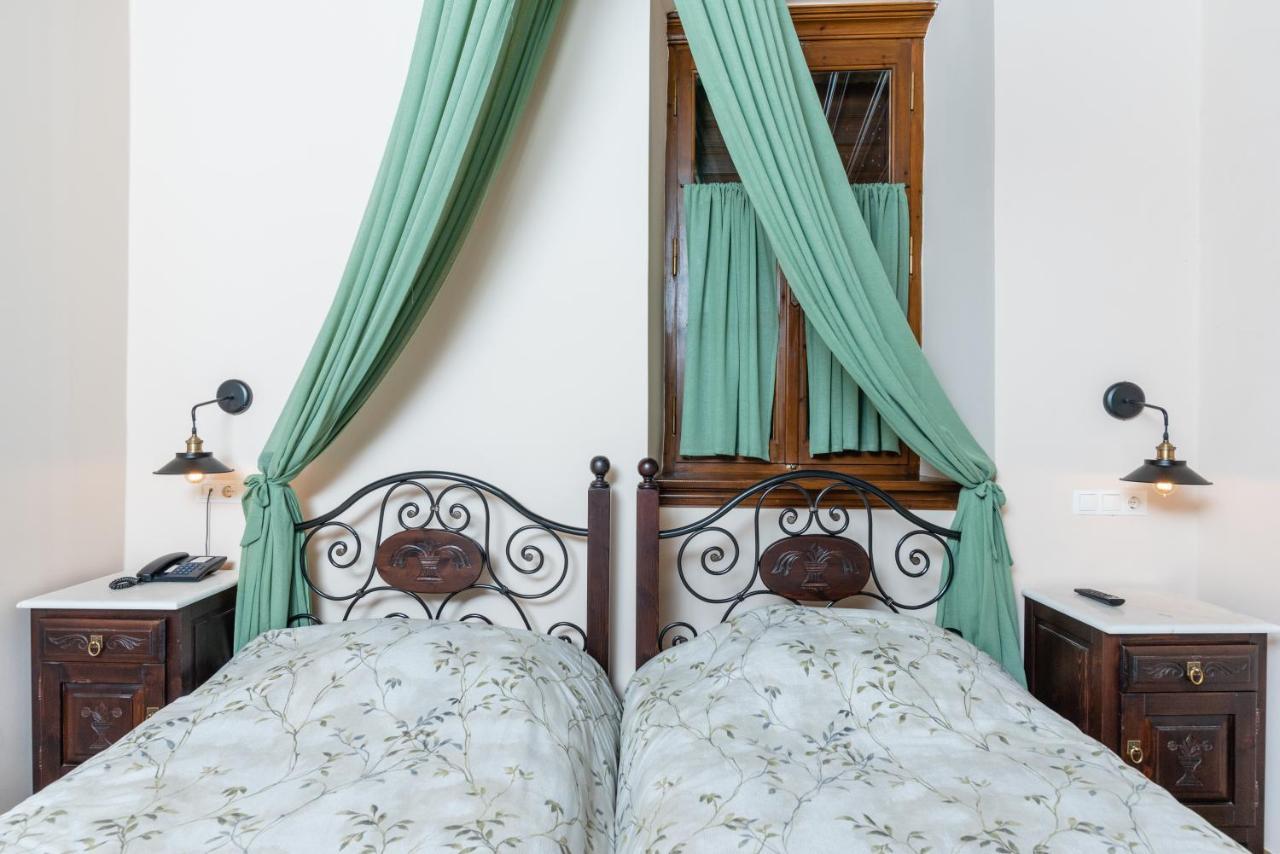 Kaza Guesthouse Діміцана Екстер'єр фото