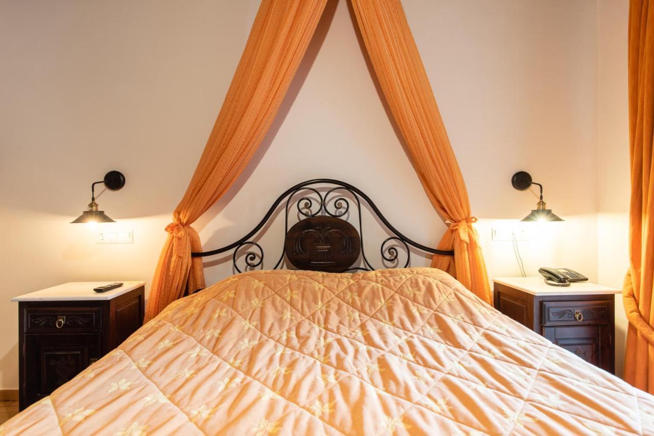 Kaza Guesthouse Діміцана Екстер'єр фото