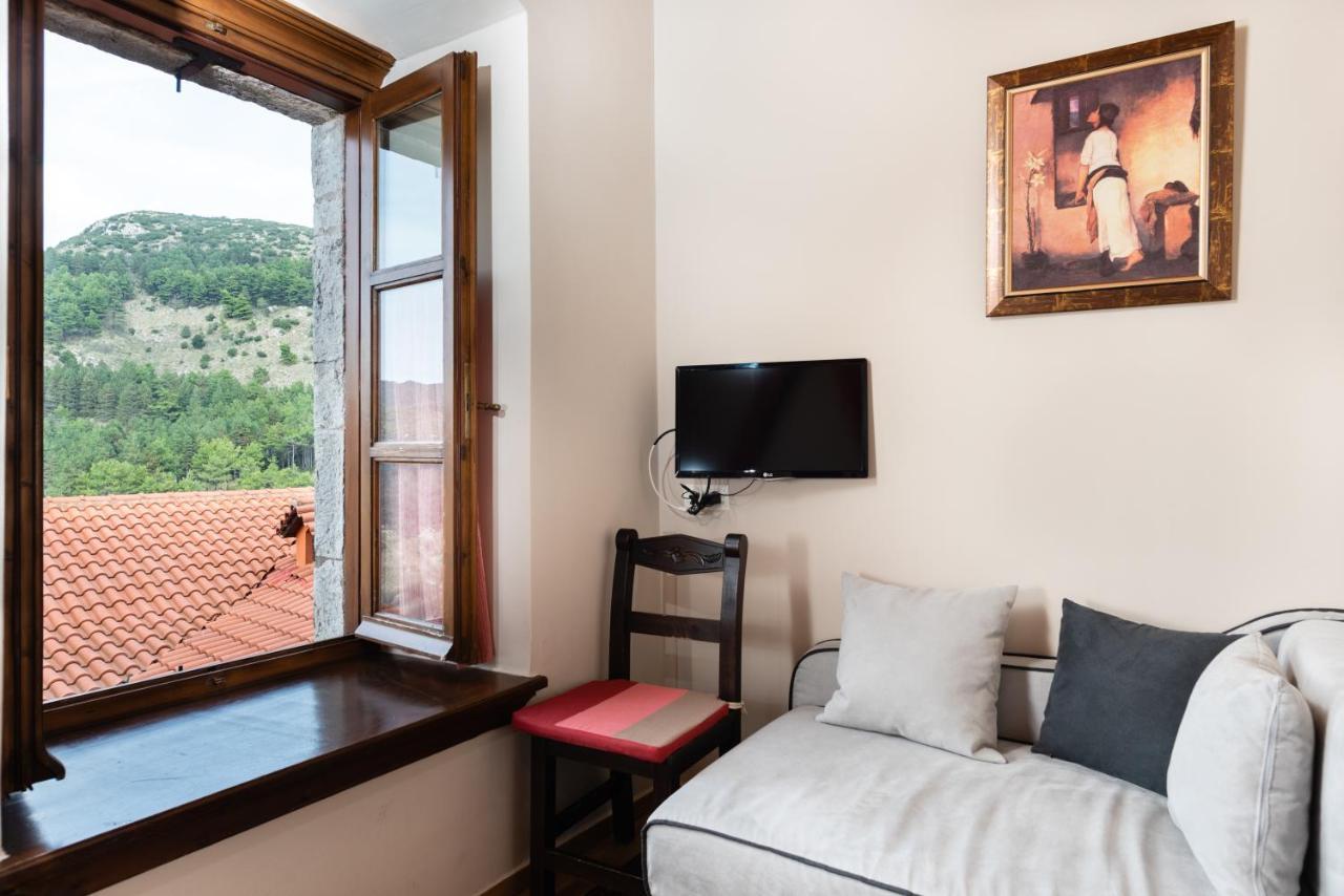 Kaza Guesthouse Діміцана Екстер'єр фото