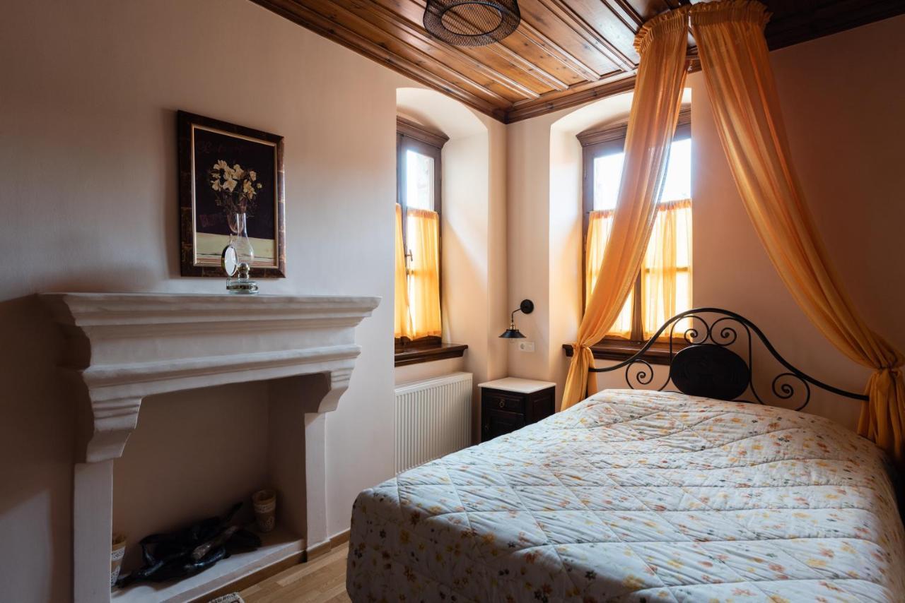 Kaza Guesthouse Діміцана Екстер'єр фото
