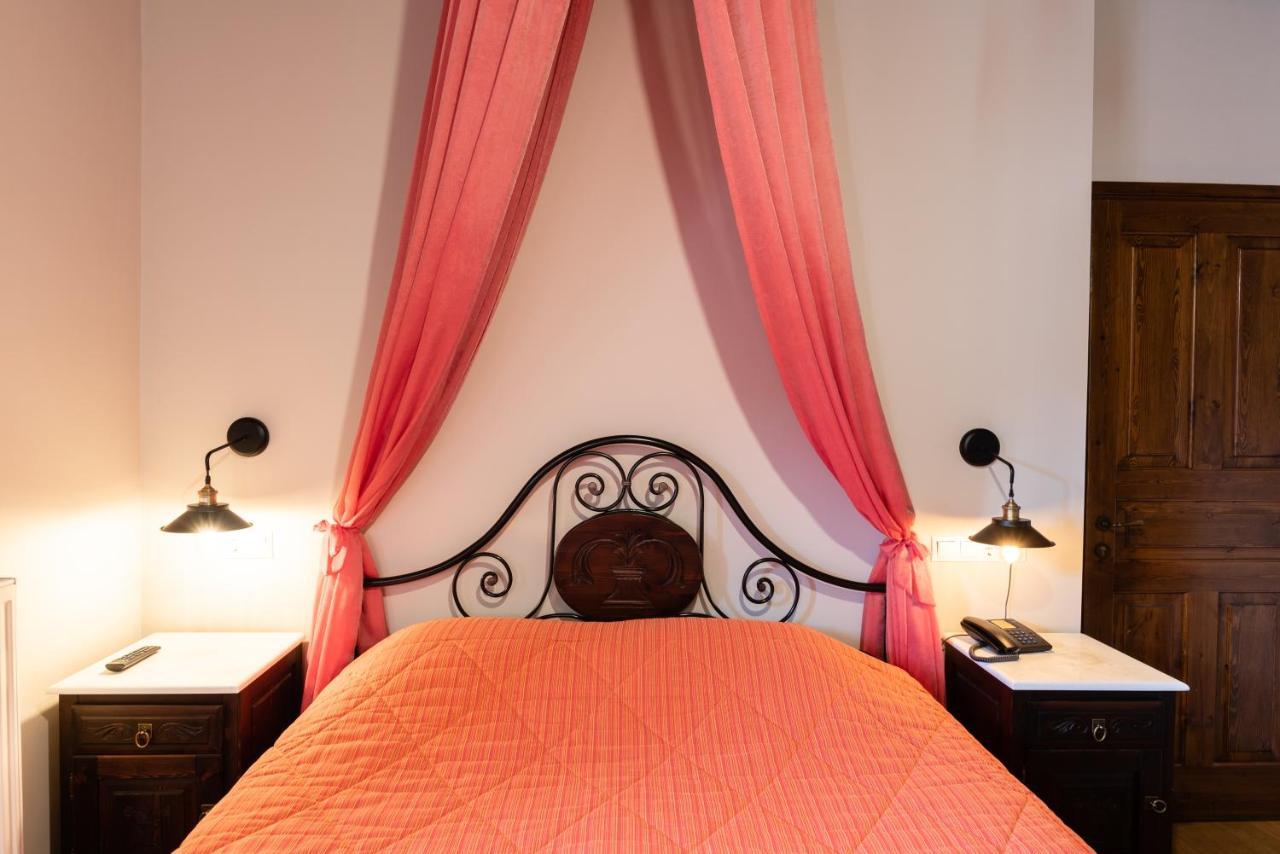 Kaza Guesthouse Діміцана Екстер'єр фото