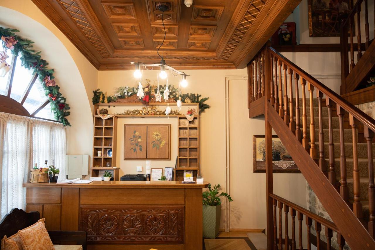 Kaza Guesthouse Діміцана Екстер'єр фото
