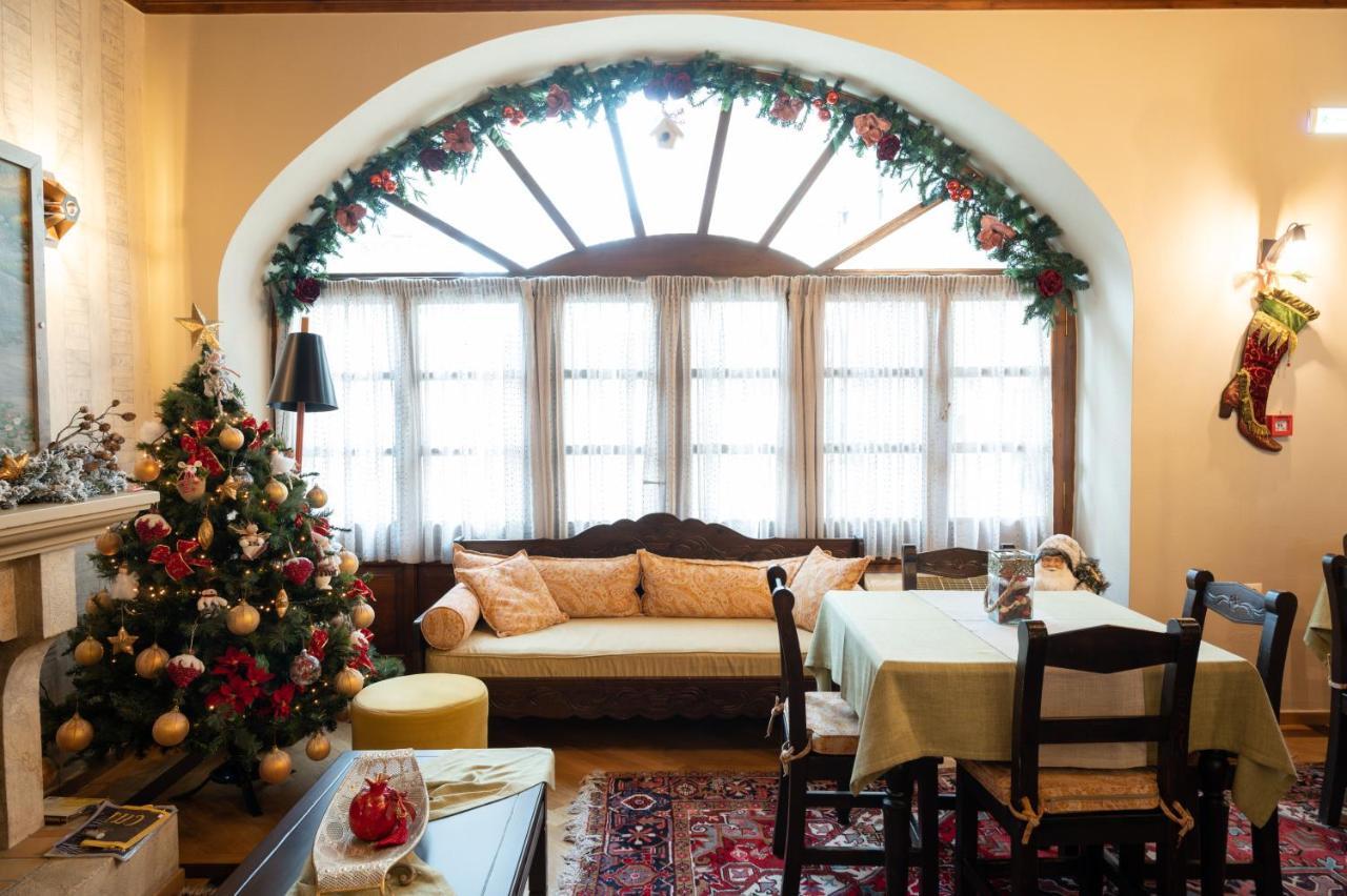 Kaza Guesthouse Діміцана Екстер'єр фото